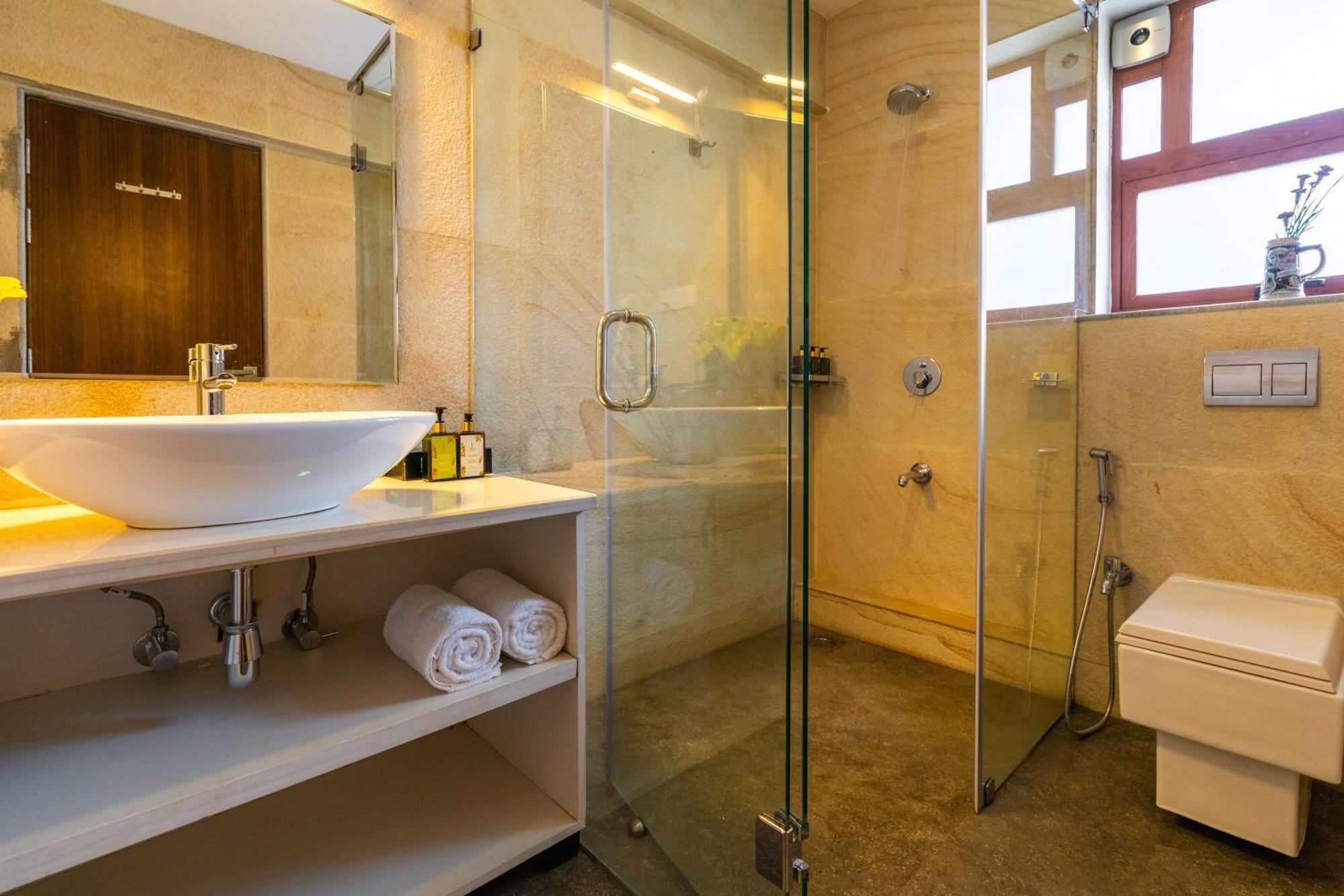 Elivaas 3 Bhk Pvt Pool & Bar - Villa Valerie Oxel Kültér fotó